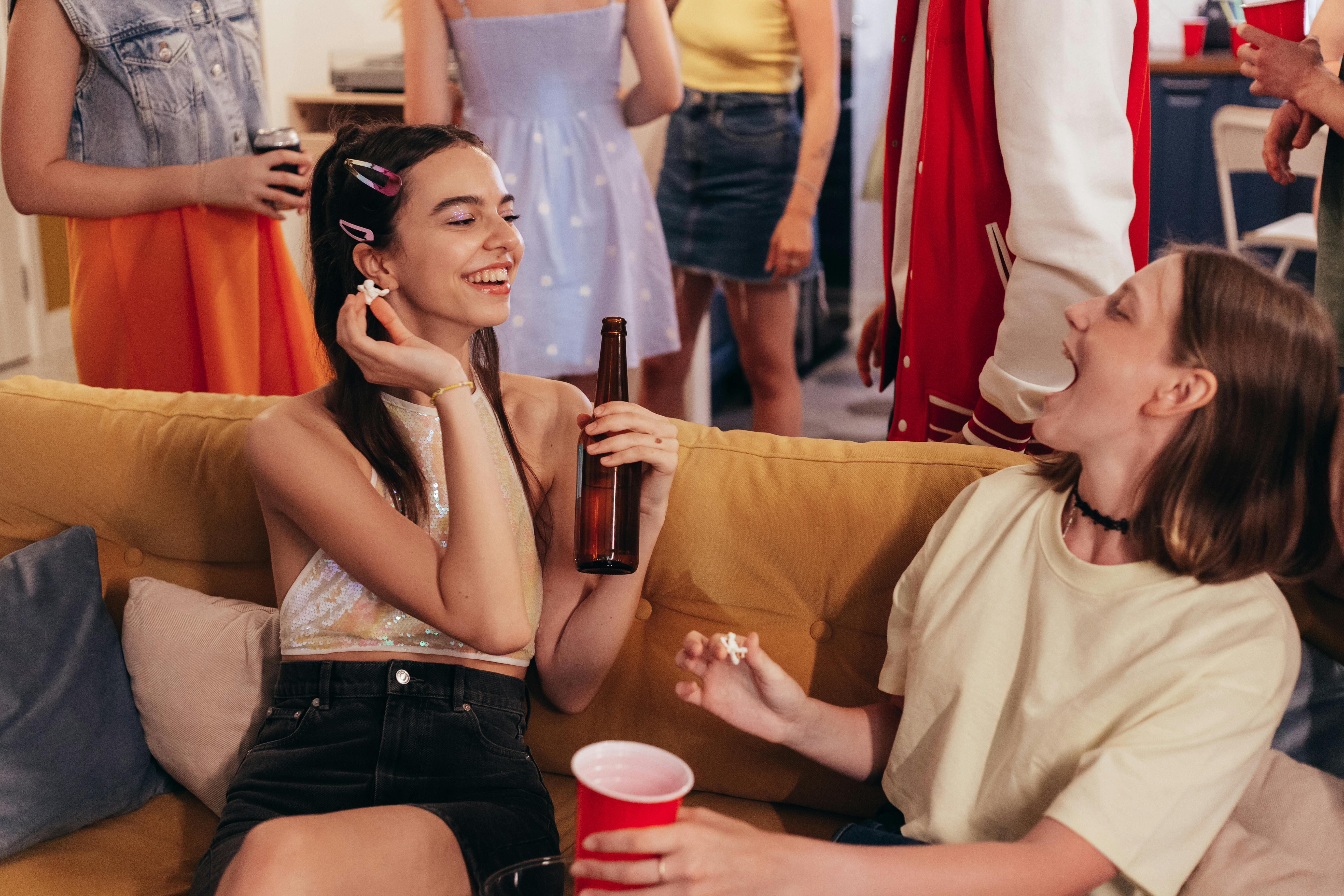 Gratuit Photos gratuites de #intérieur, activité à l'intérieur, amis Photos