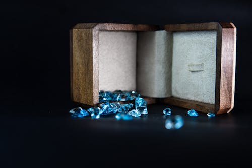 Бесплатное стоковое фото с бриллианты, коробка, кристаллы