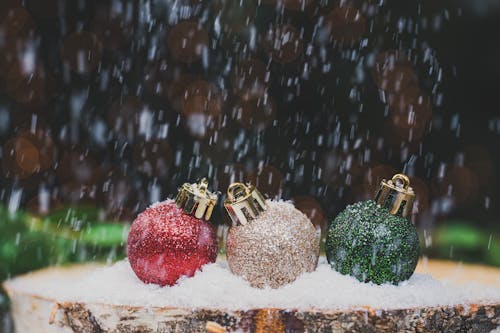 Foto d'estoc gratuïta de boles de nadal, brillant, hivern