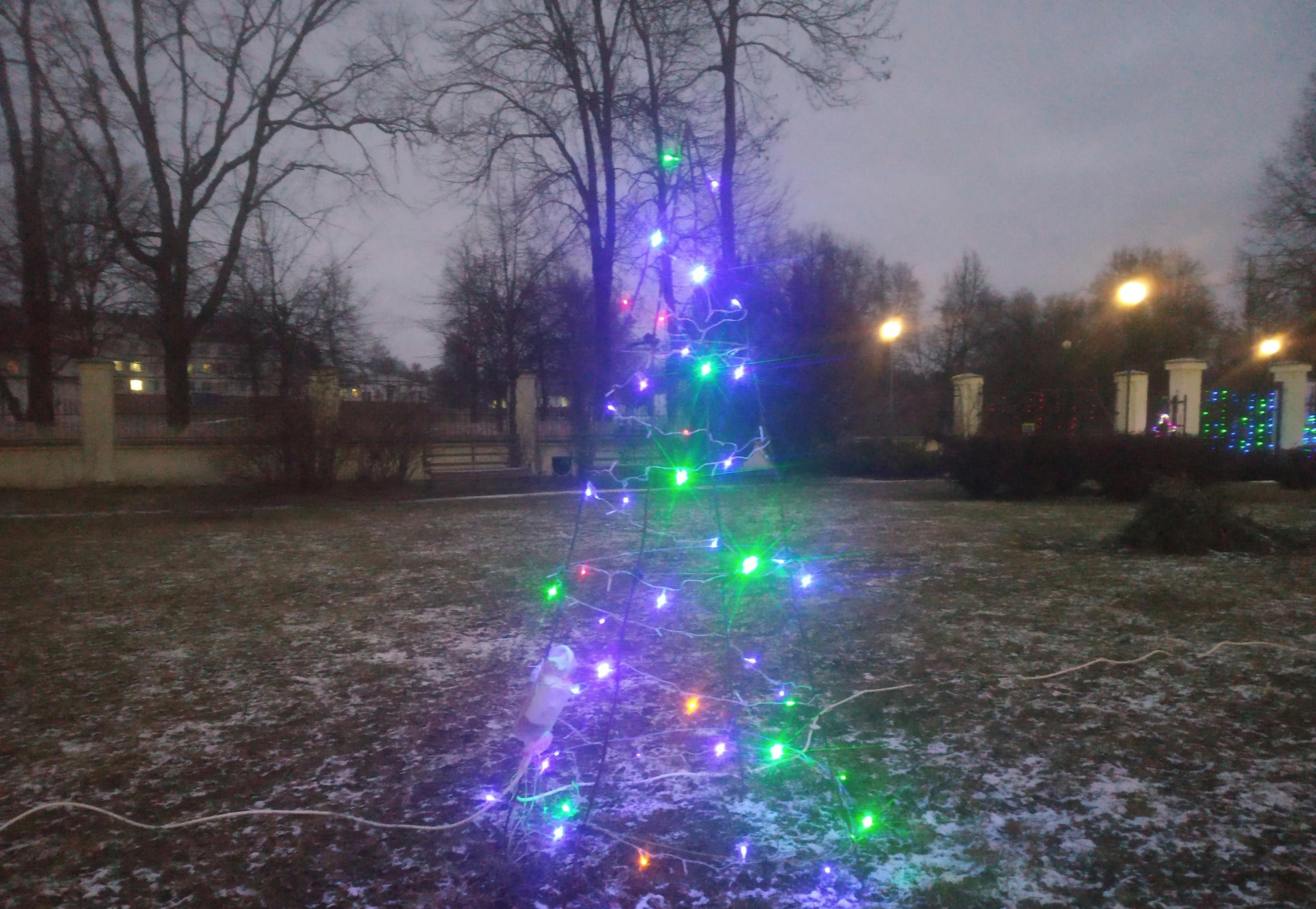 Laptop on a desk connected to external devices and power through USB‑C