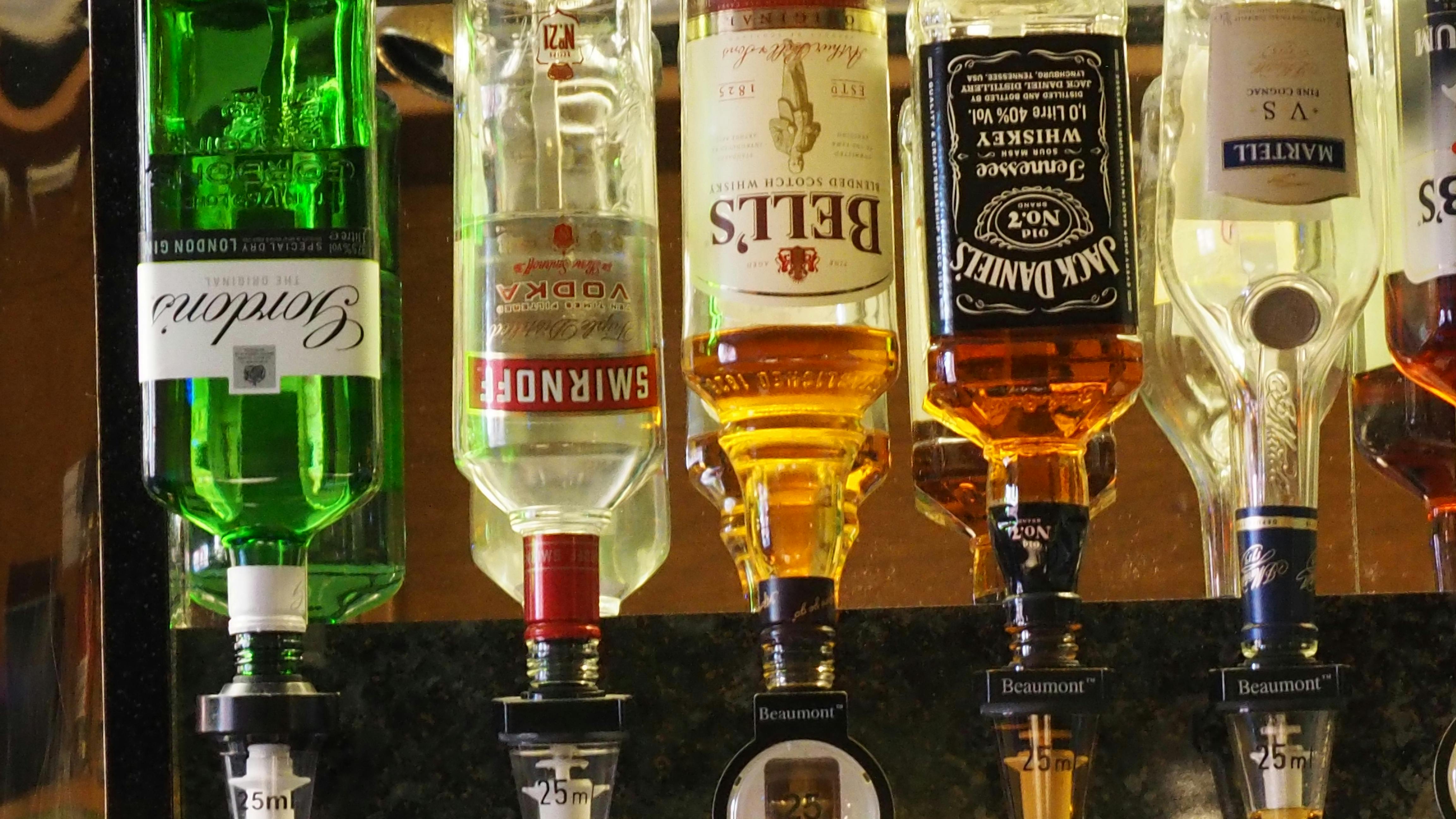 Free stock photo of alcohol, alcohol bottles, bar