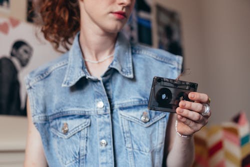 Бесплатное стоковое фото с женщина, кассетная лента, классический