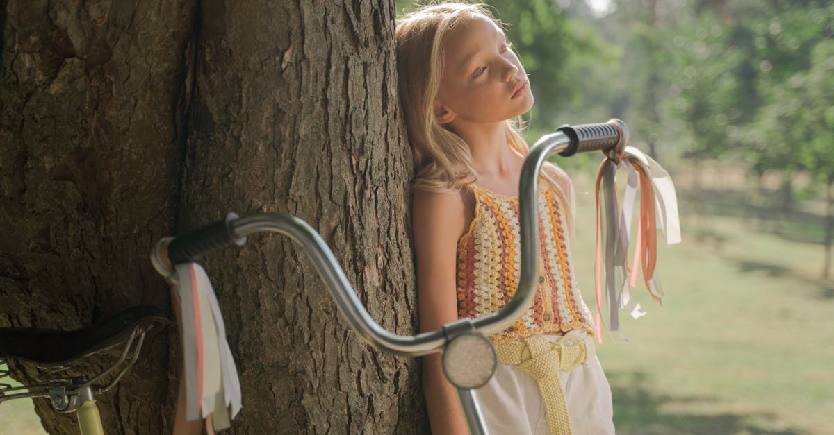 康橋國際學生續騎環台 單車繫紫緞帶祈福暖心畫面
