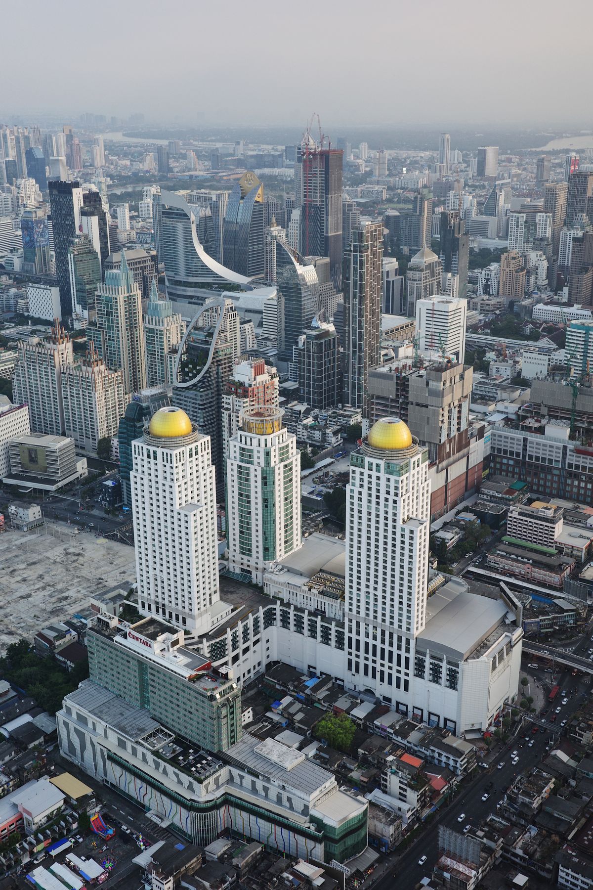 Unde te cazezi în Bangkok - Siam - skyline privit de sus