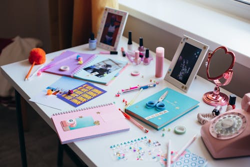 Table with Girlish Staff