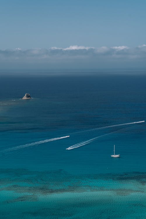 бесплатная Бесплатное стоковое фото с Аэрофотосъемка, вертикальный выстрел, голубое море Стоковое фото