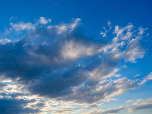 低角度拍攝, 多雲的, 多雲的天空 的 免費圖庫相片