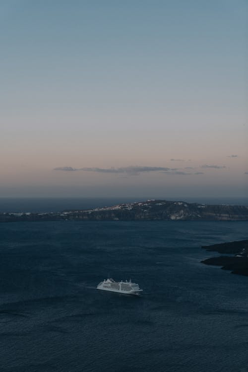Gratis lagerfoto af hav, krydstogtskib, kyst Lagerfoto
