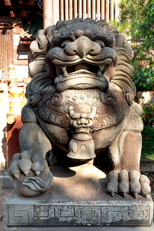 Statue of Chinese Guardian Lion
