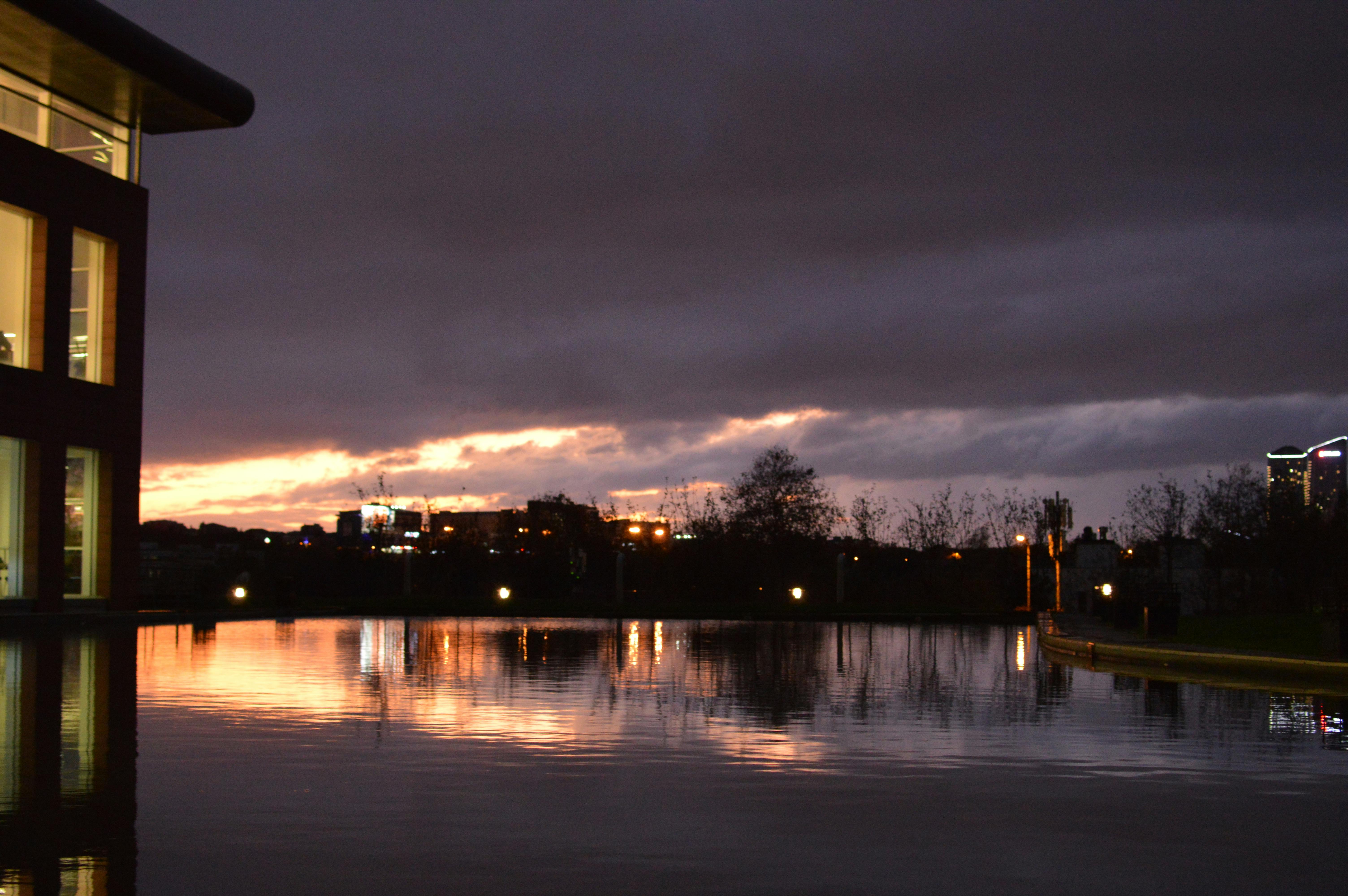 Laboratory testing microscope