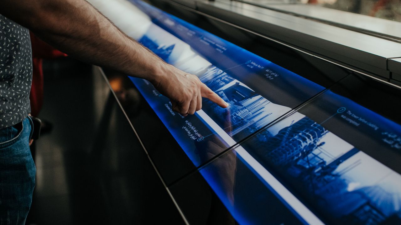 How to Choose the Right Touchscreen Size for Your HMI Panel