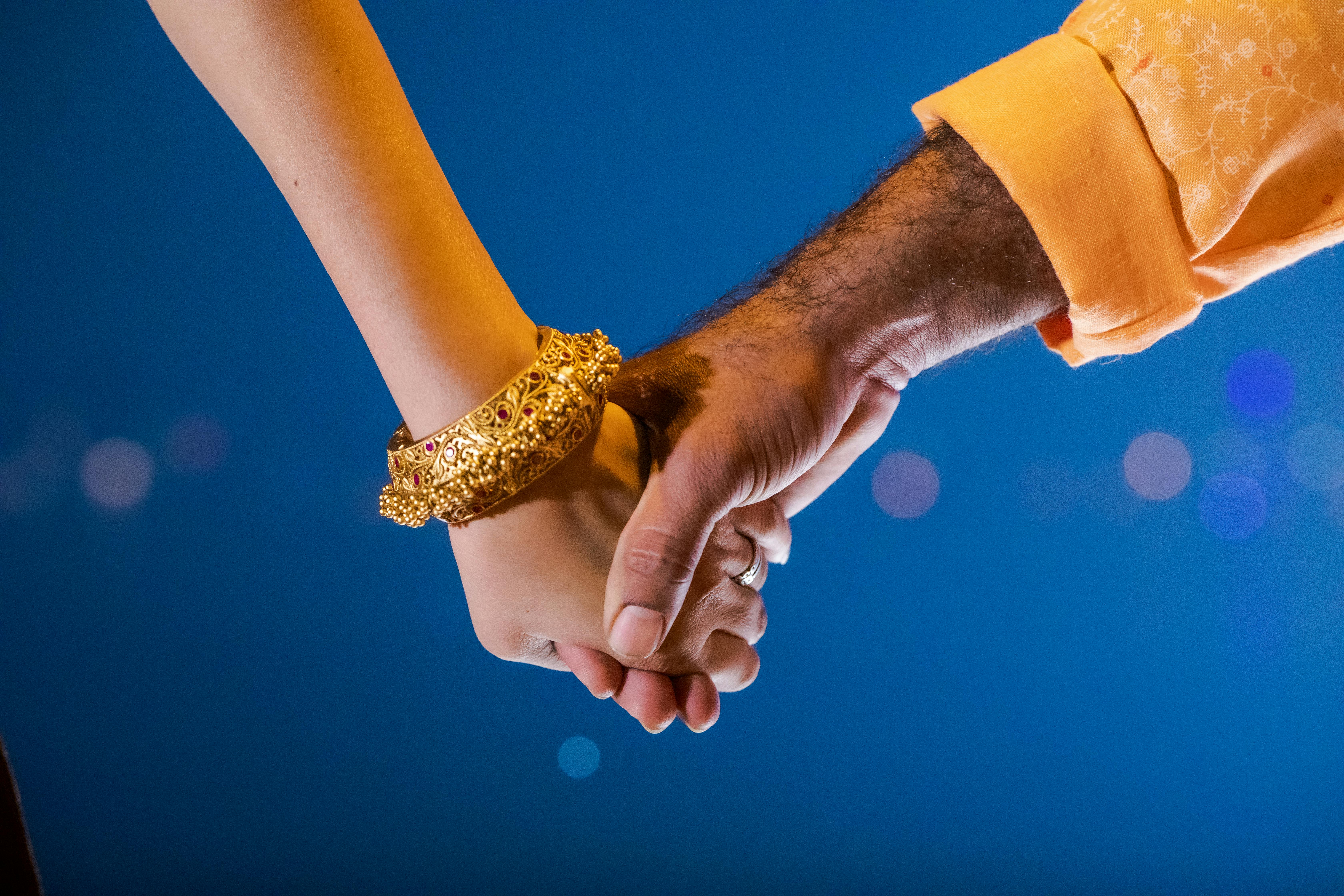 Thimmarajupalli TV Movie Review And Rating |Kiran Abbavaraam — Photo by viresh studio on Pexels