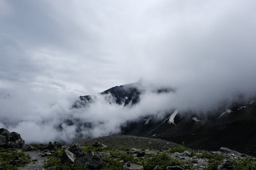 Photos gratuites de brouillard, chaîne de montagnes, couvert