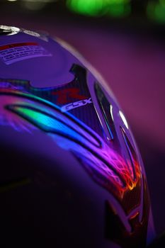 Futuristisches Neon & Lebendig – Beeindruckendes Cyberpunk-Motiv