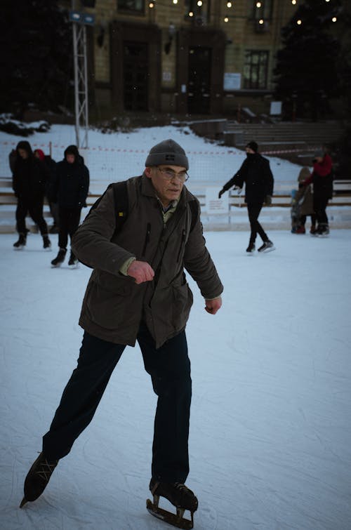 Základová fotografie zdarma na téma bruslení na ledě, muž, sníh