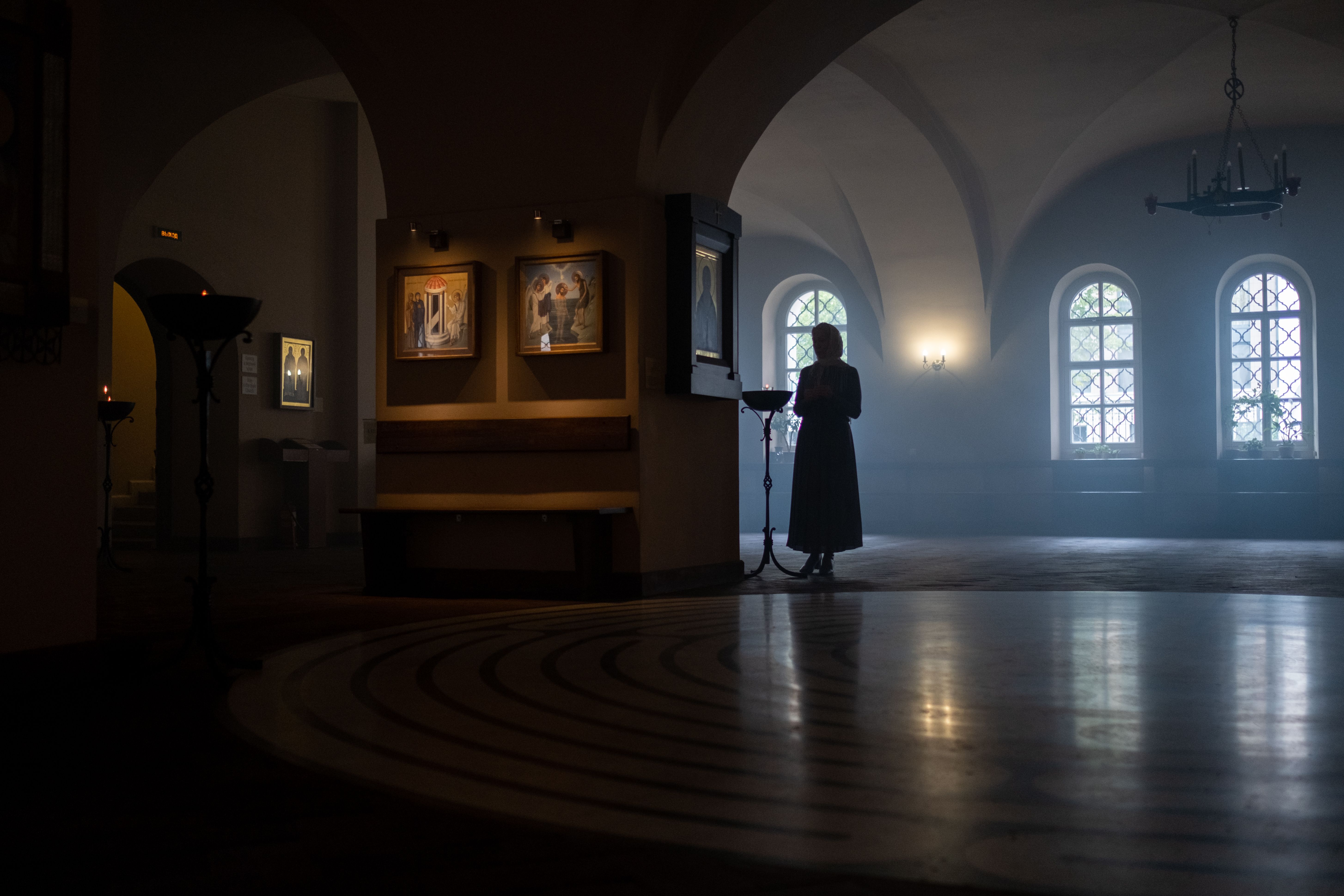 Le Secret des Tableaux qui Changent de Scène dans le Manoir des Toiles Vivantes : Quand les Peinture