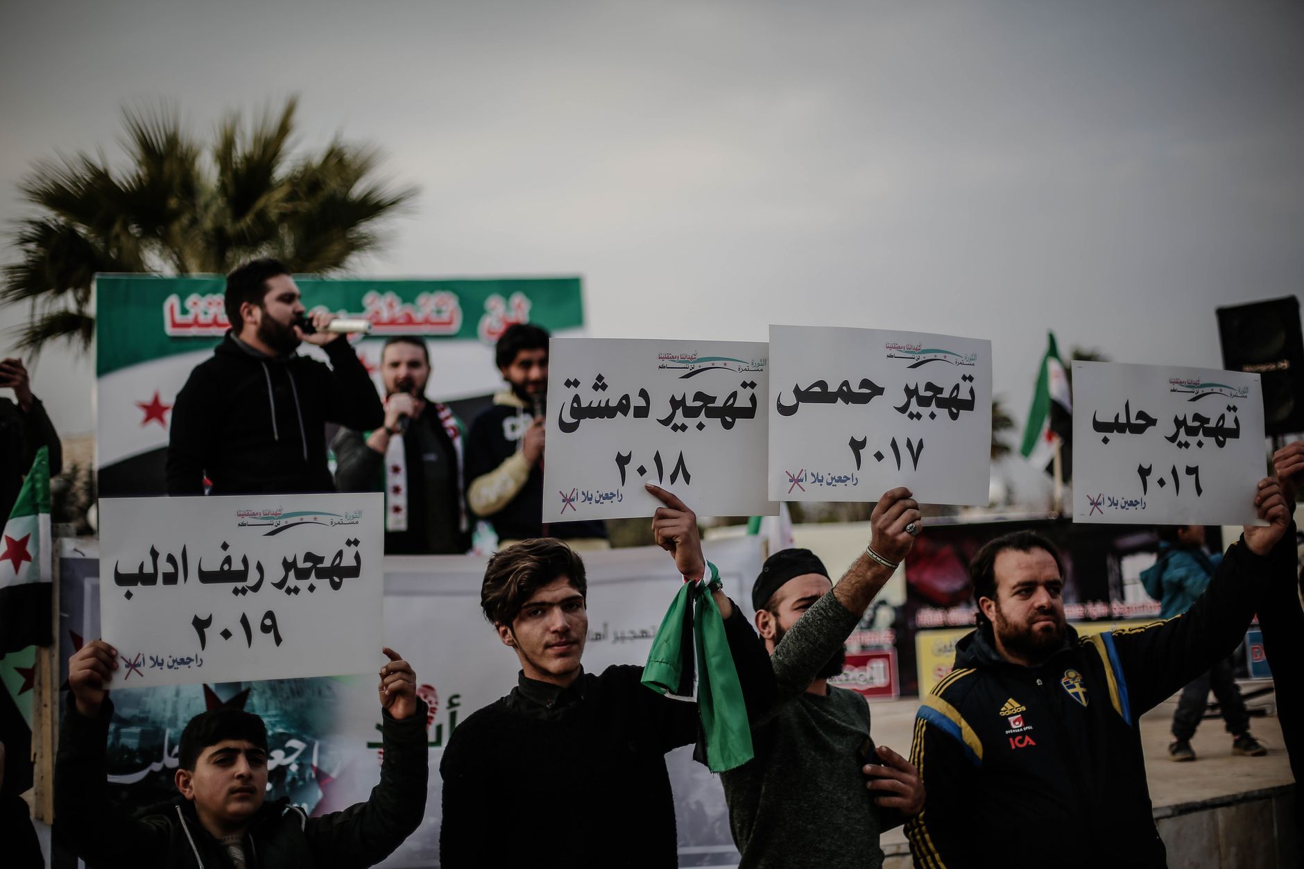 USA a Irán si vymieňajú útoky a nezhodujú sa, či je Hormuzský prieliv otvorený
