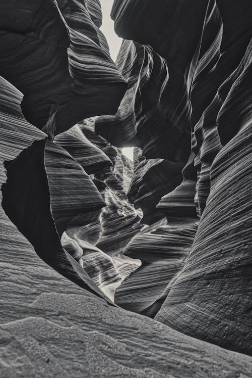 Free Natural Rock Formations in Grayscale Photography Stock Photo