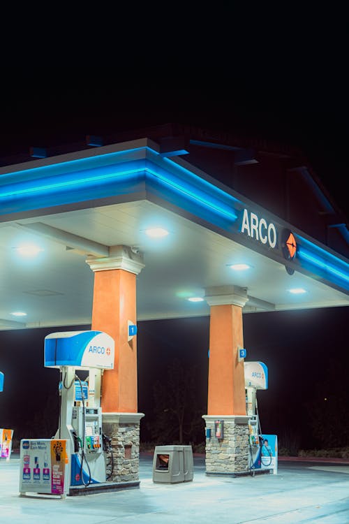 加油站, 垂直拍摄, 夜間攝影 的 免费素材图片