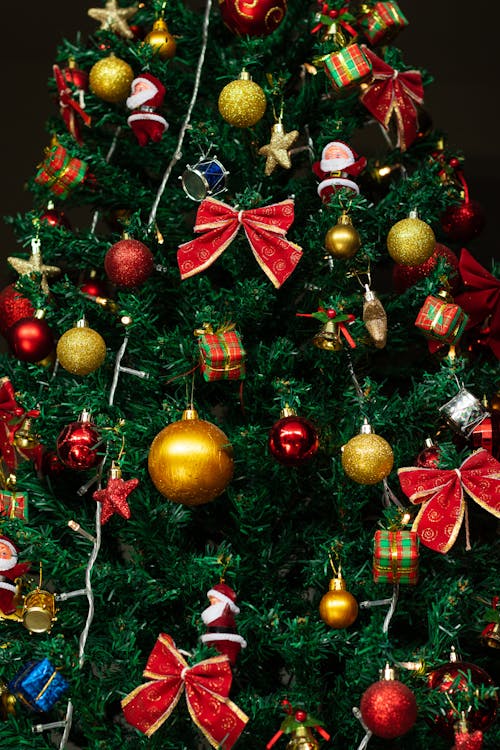 免费 垂直拍摄, 耶誔球飾品, 聖誕樹 的 免费素材图片 素材图片