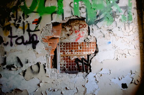 Fotobanka s bezplatnými fotkami na tému diera, graffiti, opustený