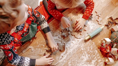 Immagine gratuita di bambini, cookie, direttamente sopra