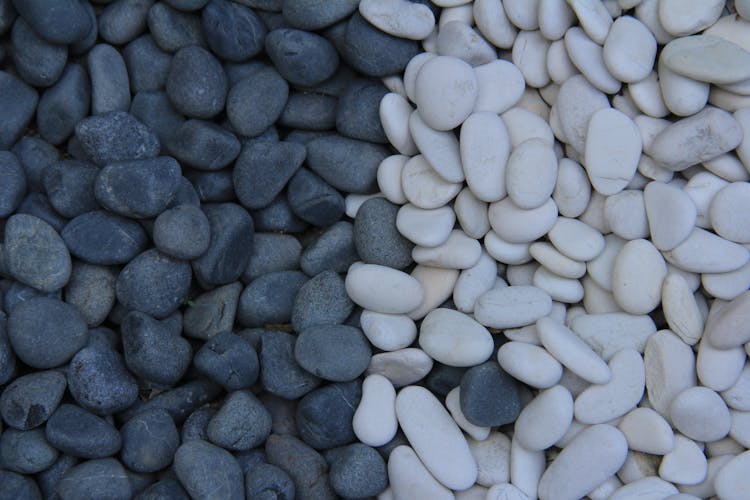 White And Gray Pebbles 