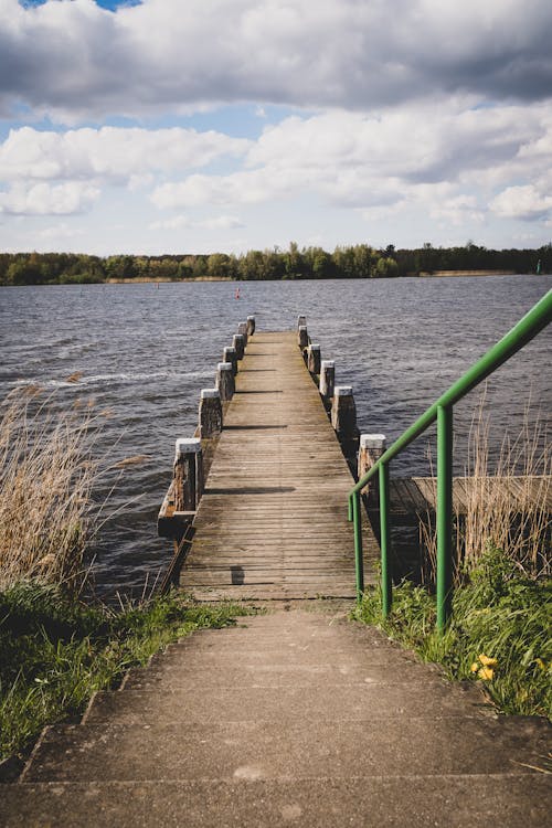 Kostenloses Stock Foto zu dock, gewässer, holz