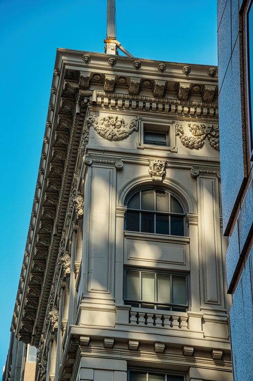 Free Detailed view of a historic building's ornate façade in downtown San Francisco. Stock Photo
