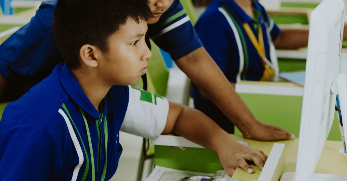 Student Using A Compiter Students Using Computers · Free Stock Photo