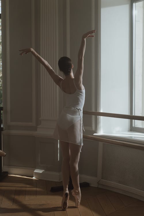 Gratis Fotos de stock gratuitas de actitud, Bailarín de ballet, bailarina Foto de stock