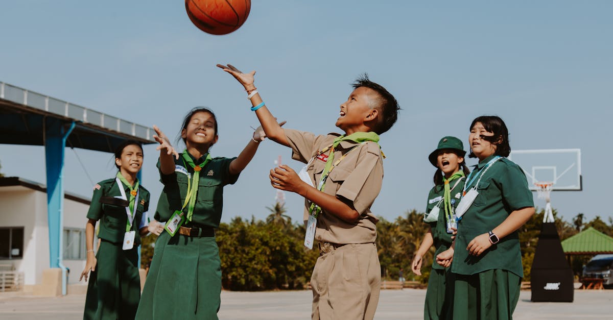 不想當房奴!英國夫妻變賣家產全家移居泰國,生活更美好