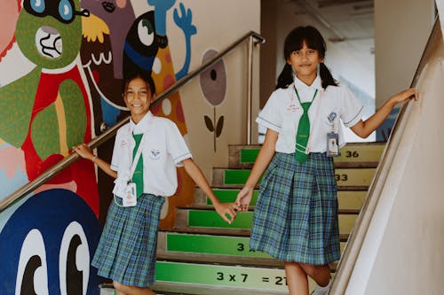 Fotobanka s bezplatnými fotkami na tému ázijské dievčatá, chôdza, dievčatá