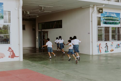 교복, 그룹, 달리는의 무료 스톡 사진