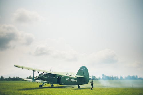 Free stock photo of aeroplane, skydiving