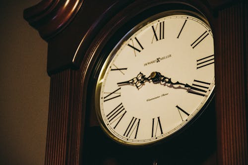 Relógio De Numeração Romano Com Foto De Close Up