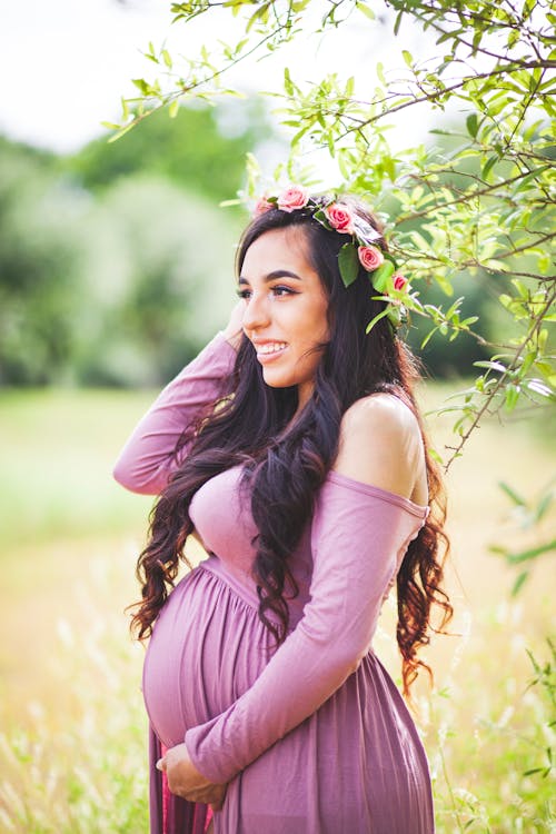 Close-Up Photography of a Pregnant Woman