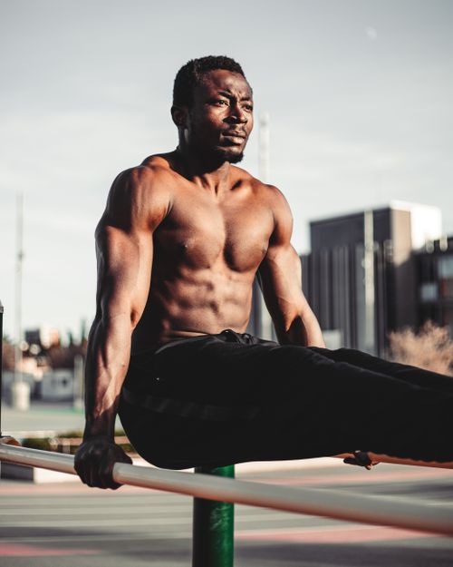 Free A muscular man exercising outdoors in Barcelona demonstrating strength and fitness. Stock Photo