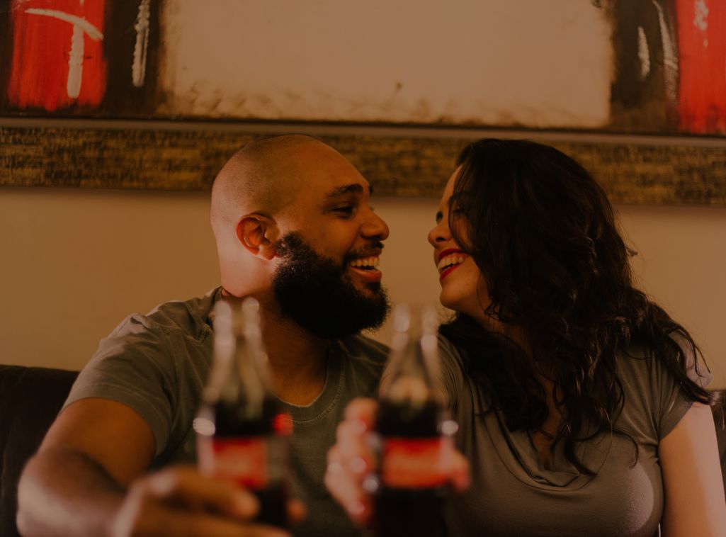 Online dating: starting a conversation on a niche platform