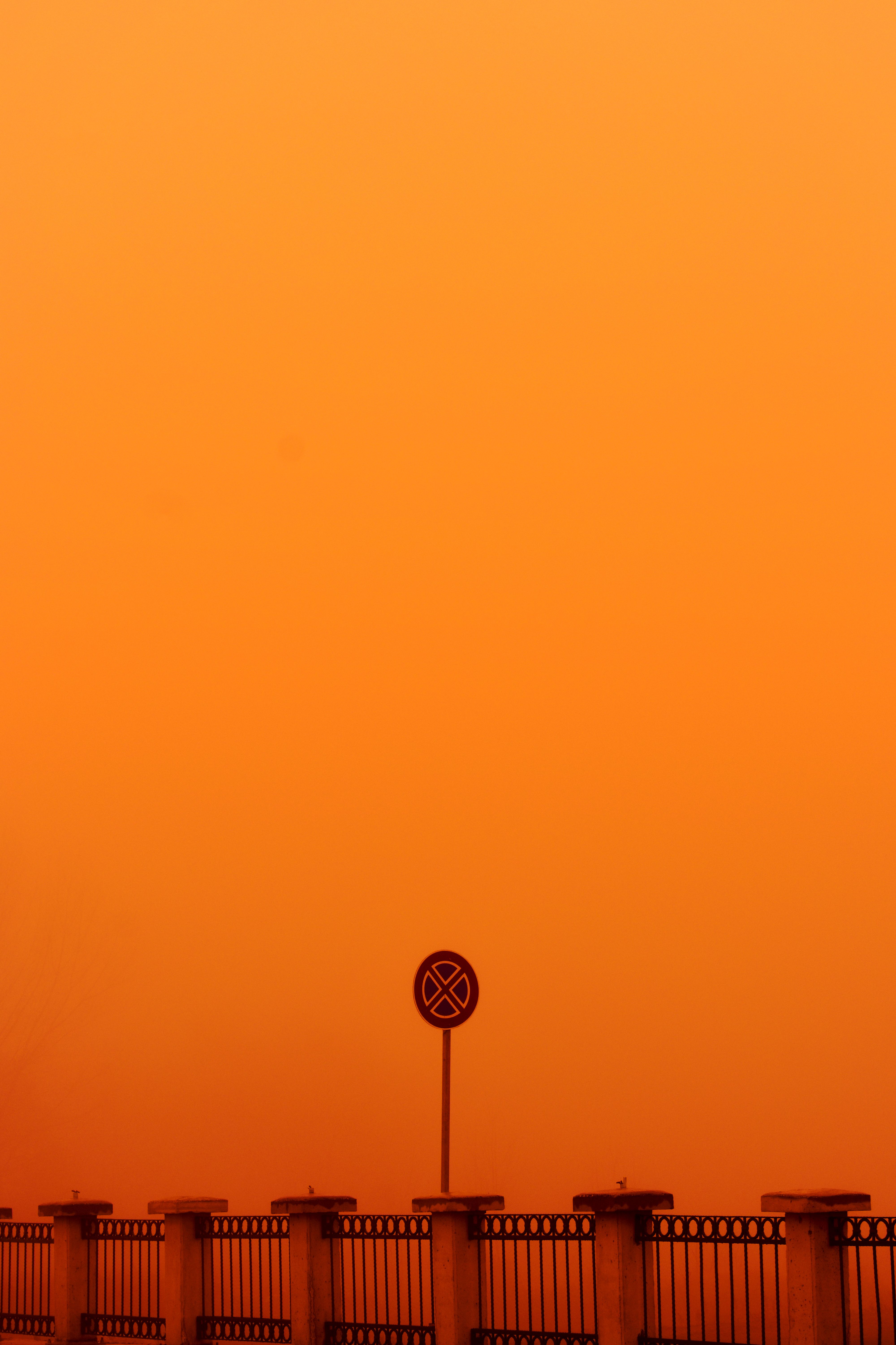 High quality minimalist sunset wallpaper by Enes Ersahin from Pexels