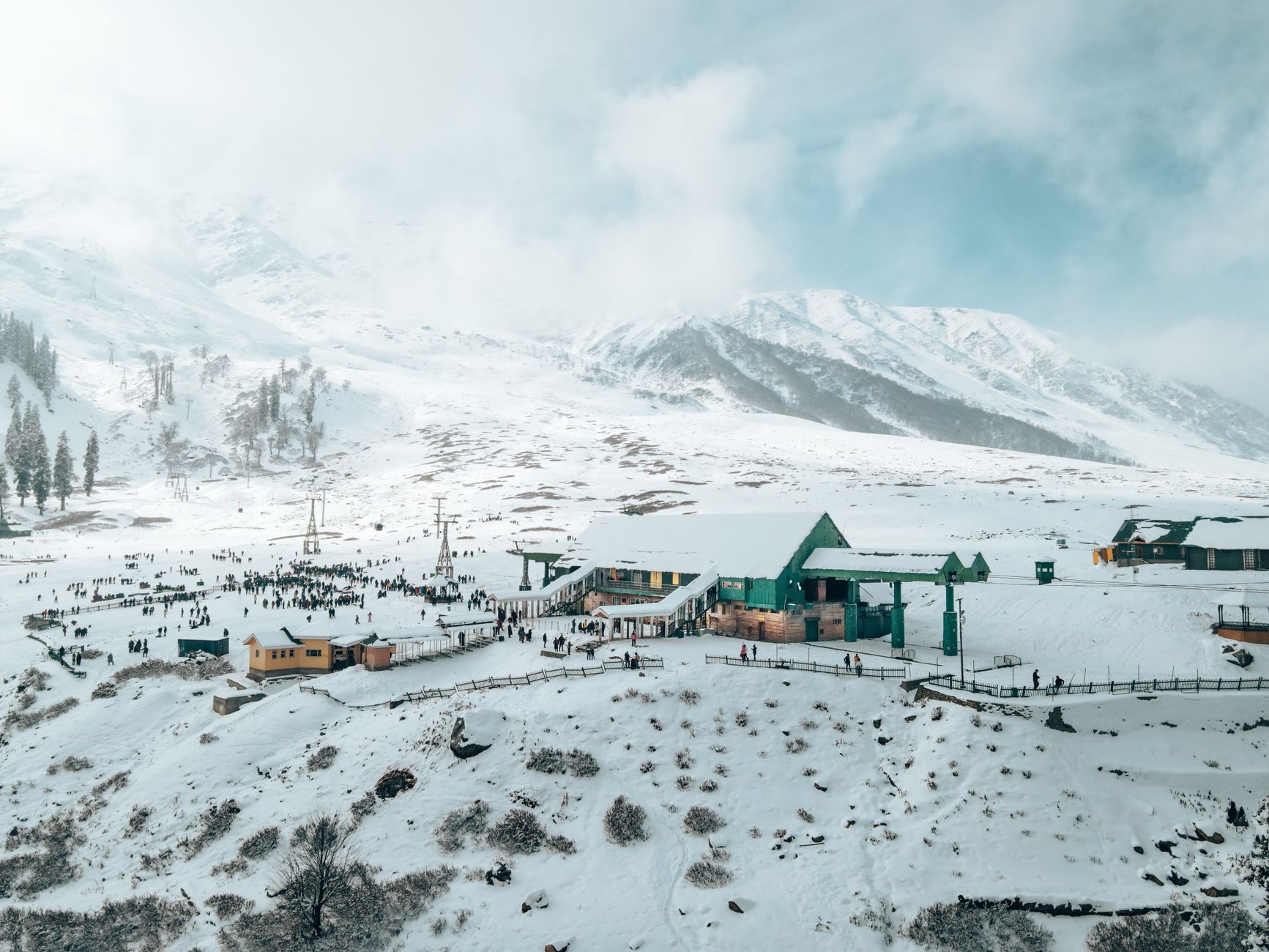 Airport transfers in Jammu And Kashmir Airport transfers in Jammu And Kashmir