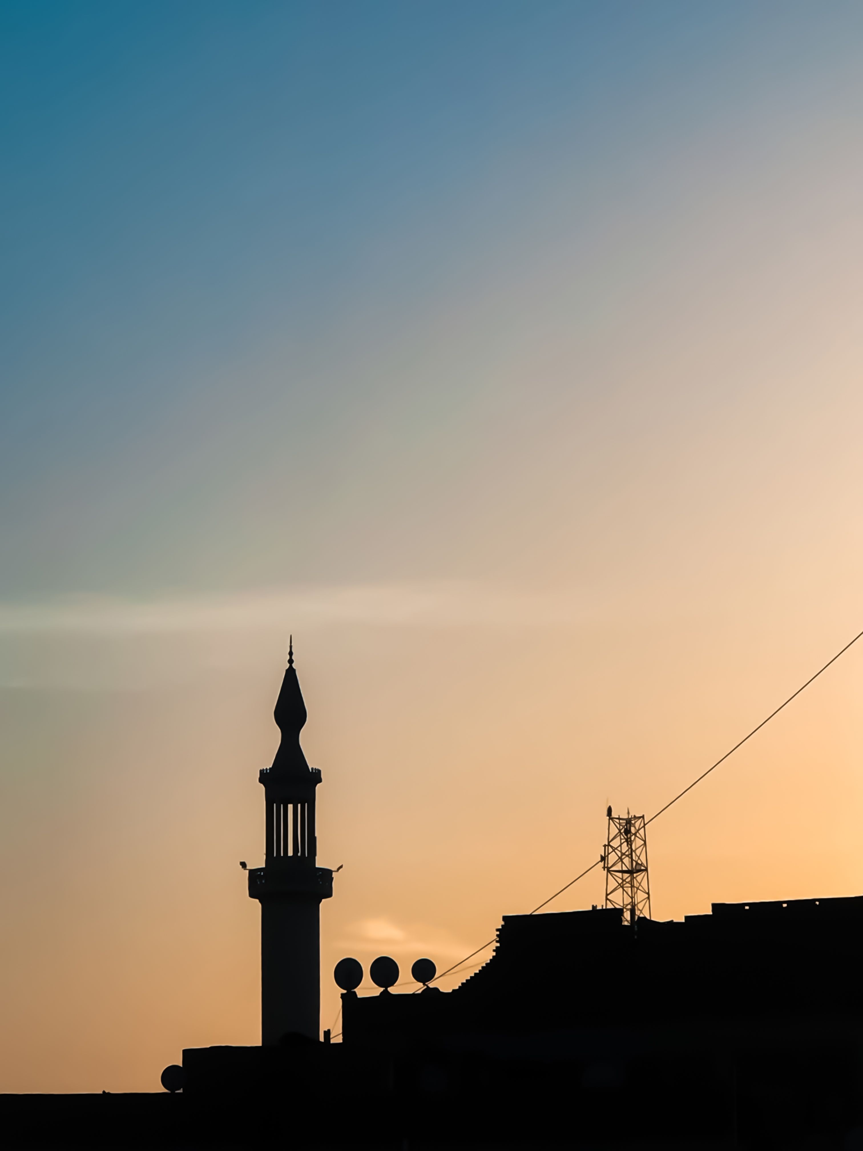 Silhouette of Building · Free Stock Photo