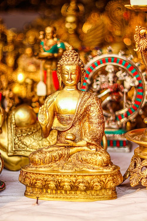 Free Gold Figurine of Buddha Stock Photo