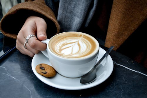 Foto d'estoc gratuïta de anells, beguda, cafè