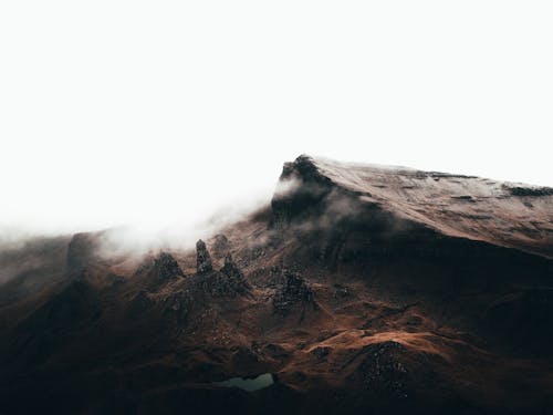бесплатная Бесплатное стоковое фото с белое небо, геологические формации, гора Стоковое фото
