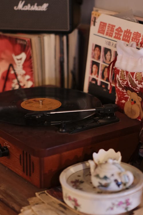 Wooden Vinyl Record Player 