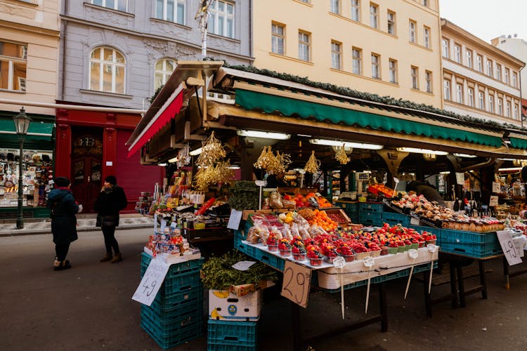 Outdoors Market On City Square