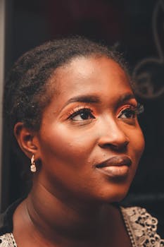 Close-up portrait of a woman with a warm expression. Ideal for beauty and fashion concepts.