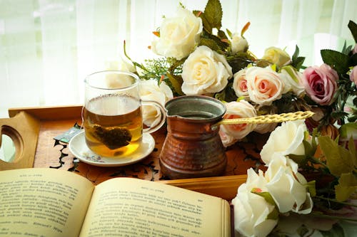 bardak, Çay, Çiçekler içeren Ücretsiz stok fotoğraf