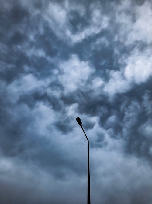 街灯, 通りの明かり, 雨上がりの無料の写真素材